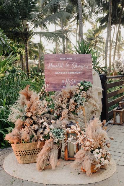 Signage and Floral detail — Sangeet decor — Planet Hollywood